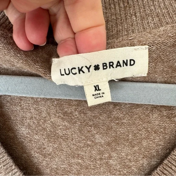 Lucky Brand‎ V-Neck Star Studded Sweater - XL - NWOT - Picture 3 of 5